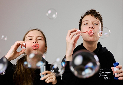 hollyshop и фонд «Антон тут рядом» продолжают благотворительный проект ко Дню информирования об аутизме