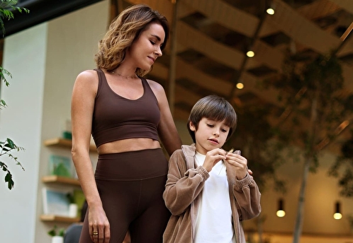 Капучино, оверсайз и немного тишины: Ирена Понарошку и BUNGLY выпустили новую капсулу для мам и детей