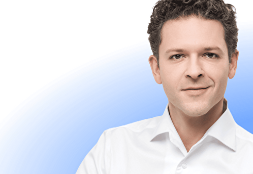 Константин Крюков снялся в рекламной кампании сети ломбардов «Сияй»