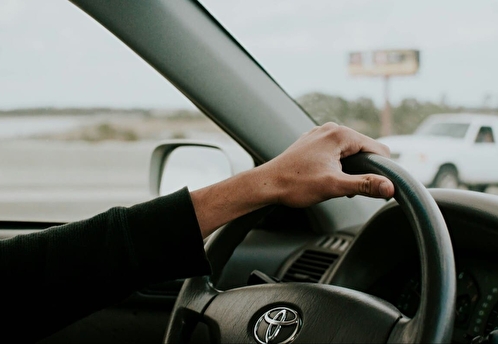 Выдохнуть за городом и в городе: усадьбы, фестивали и вечёрки — куда поехать на выходные за живыми эмоциями