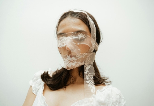 Эффект отложенного ответа: почему мы находим нужные слова слишком поздно