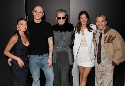 Дом моды Вячеслава Зайцева и стилист Никита Карстен представили показ архивных коллекций