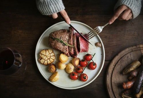 Мясной фестиваль, сезонные грибы и BBQ в лесу: гастроновости недели