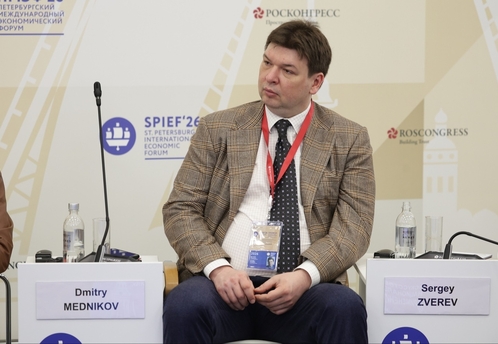 «Русская Медиагруппа» представила на ПМЭФ-2026 концепцию «фабрики контента» на базе ИИ