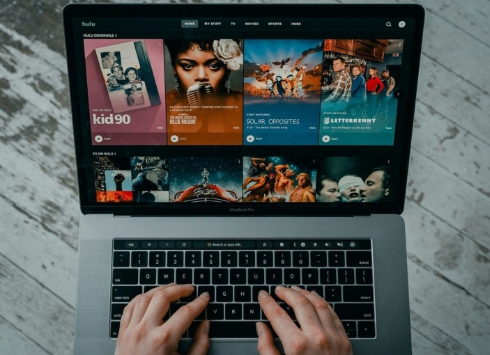 Сериальный детокс. Почему мы смотрим телешоу запоем и стоит ли делать перерывы