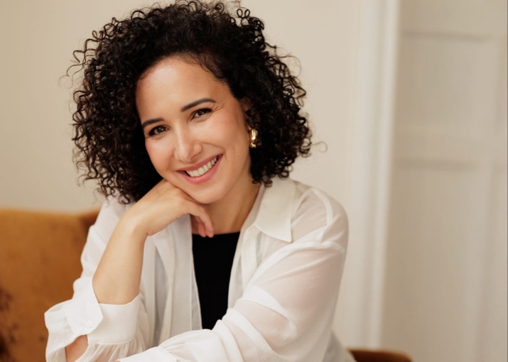 Кудри, которые изменили всё. Почему естественность стала новой нормой — взгляд Айсель Мовлаевой, основательницы ICE CURLY