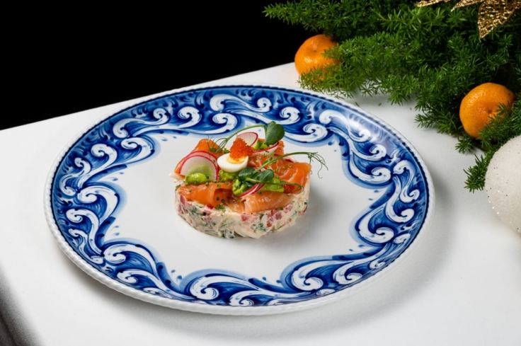 Новогоднее меню в ресторанах, «Прошлогодние щи» от Сергея Жукова и Кидз Комбо с Чебурашкой: новогодние гастроновости