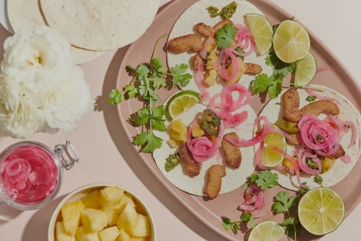 Ностальгические ужины, субботние бранчи и кофе с МОТом: гастроновости недели