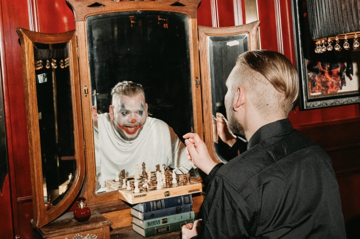 Каждую песню я пропустил через себя»: фронтмен «Мама не узнает» — об альбоме «Артист»