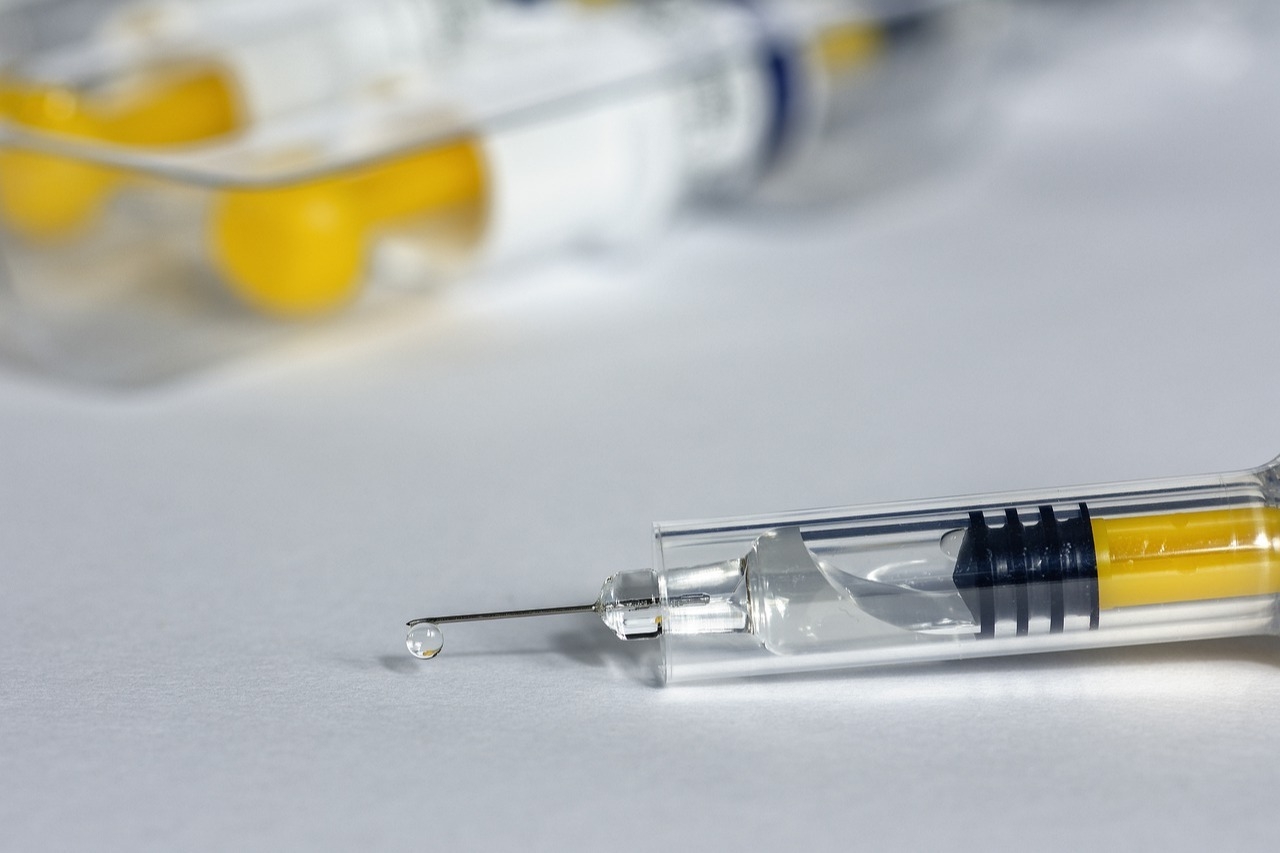 Фармацевты попросили Минздрав отложить регистрацию вакцины от коронавируса