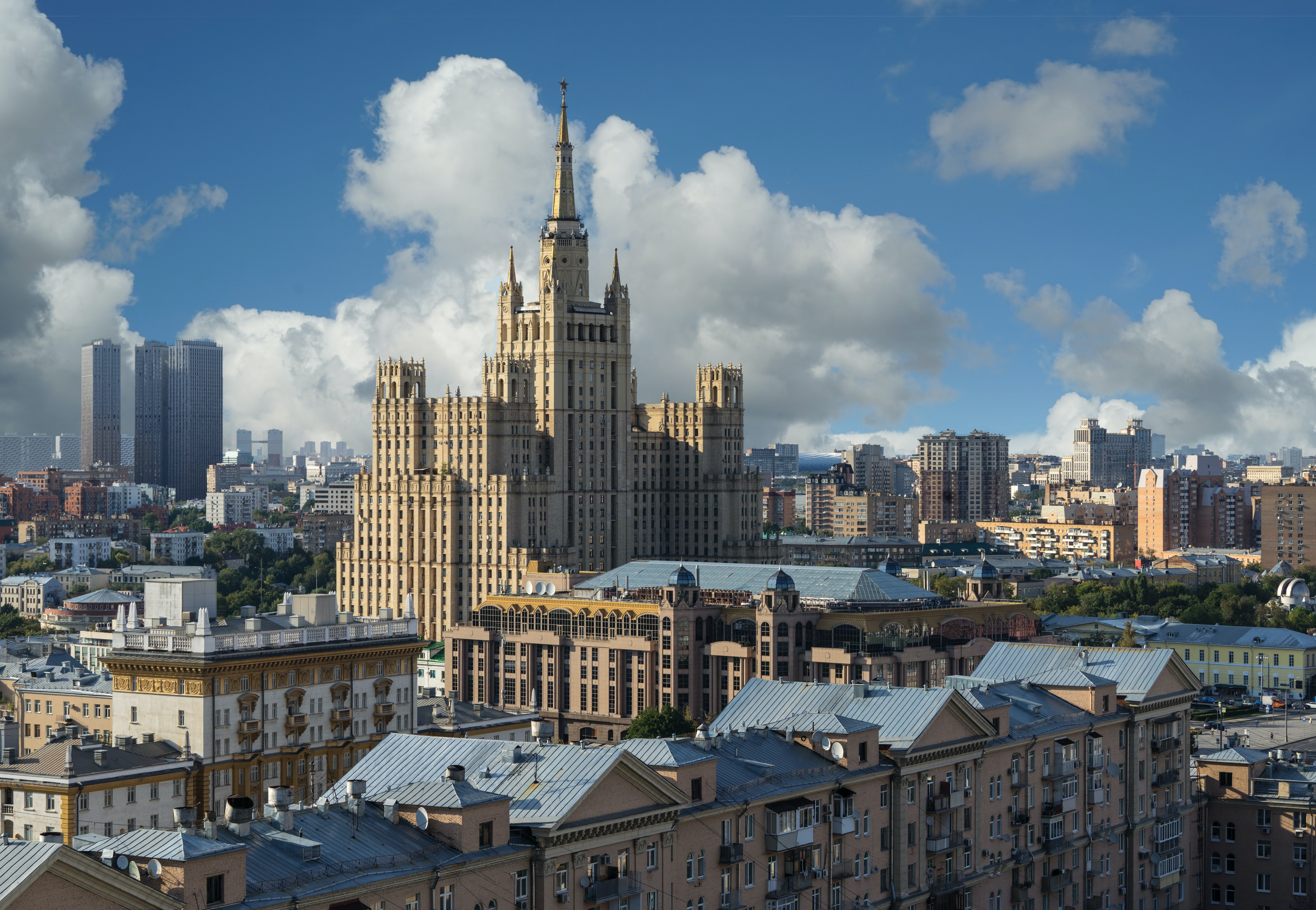В Кремле признали проблему дисбаланса между регионами РФ и «богатой и успешной» Москвой