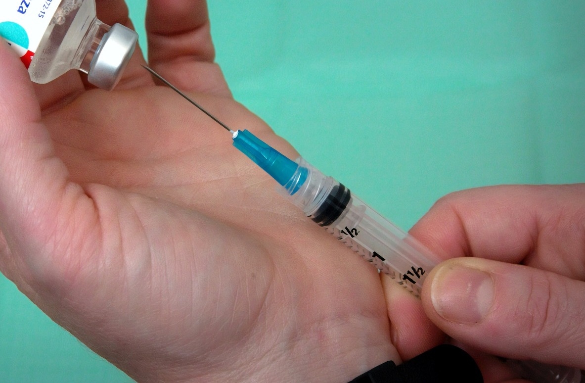 В Белоруссии начались клинические испытания российской вакцины от коронавируса