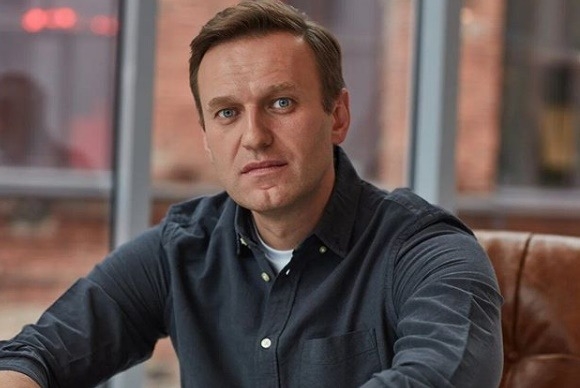 Алексей Навальный потребовал вернуть изъятую в больнице Омска одежду