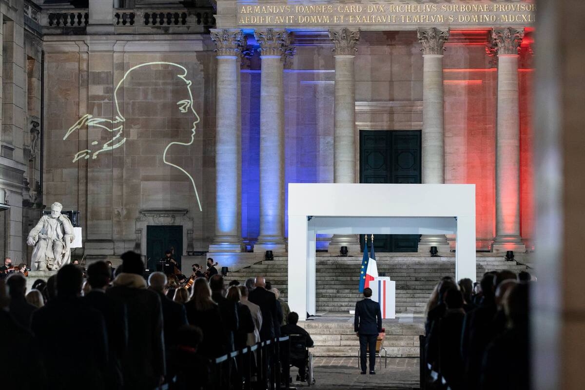 Карикатурная вражда. Как президент Франции противопоставлет себя исламскому миру