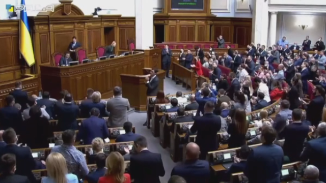 Верховная рада Украины отправила спикера Разумкова в отставку