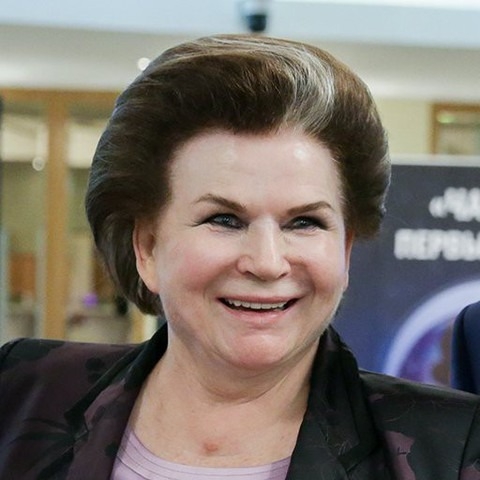 Депутат Терешкова открыла первое пленарное заседание ГД VIII созыва