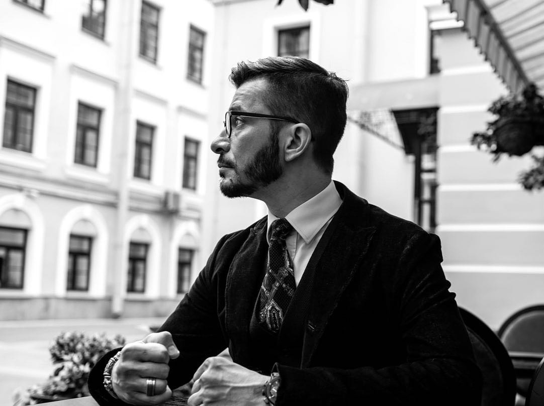 Психолог Андрей Курпатов дал три рекомендации, которые помогут сохранить спокойствие в военное время