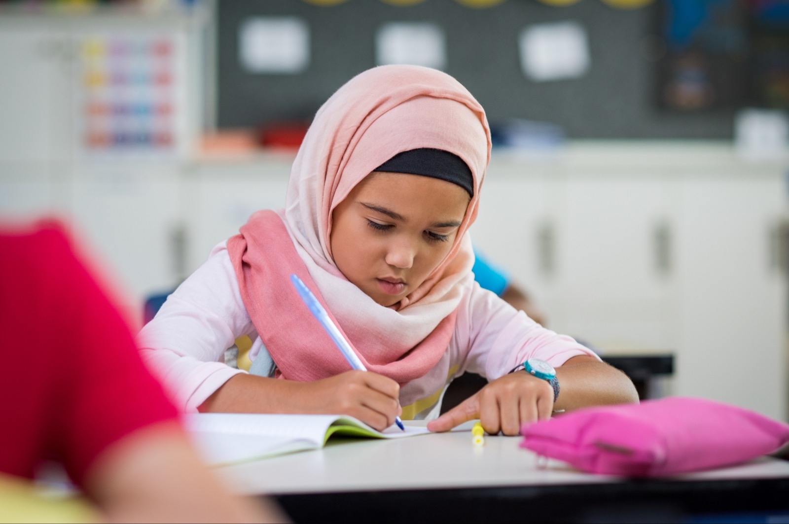В Тюмени директор школы не пустила ученицу в хиджабе