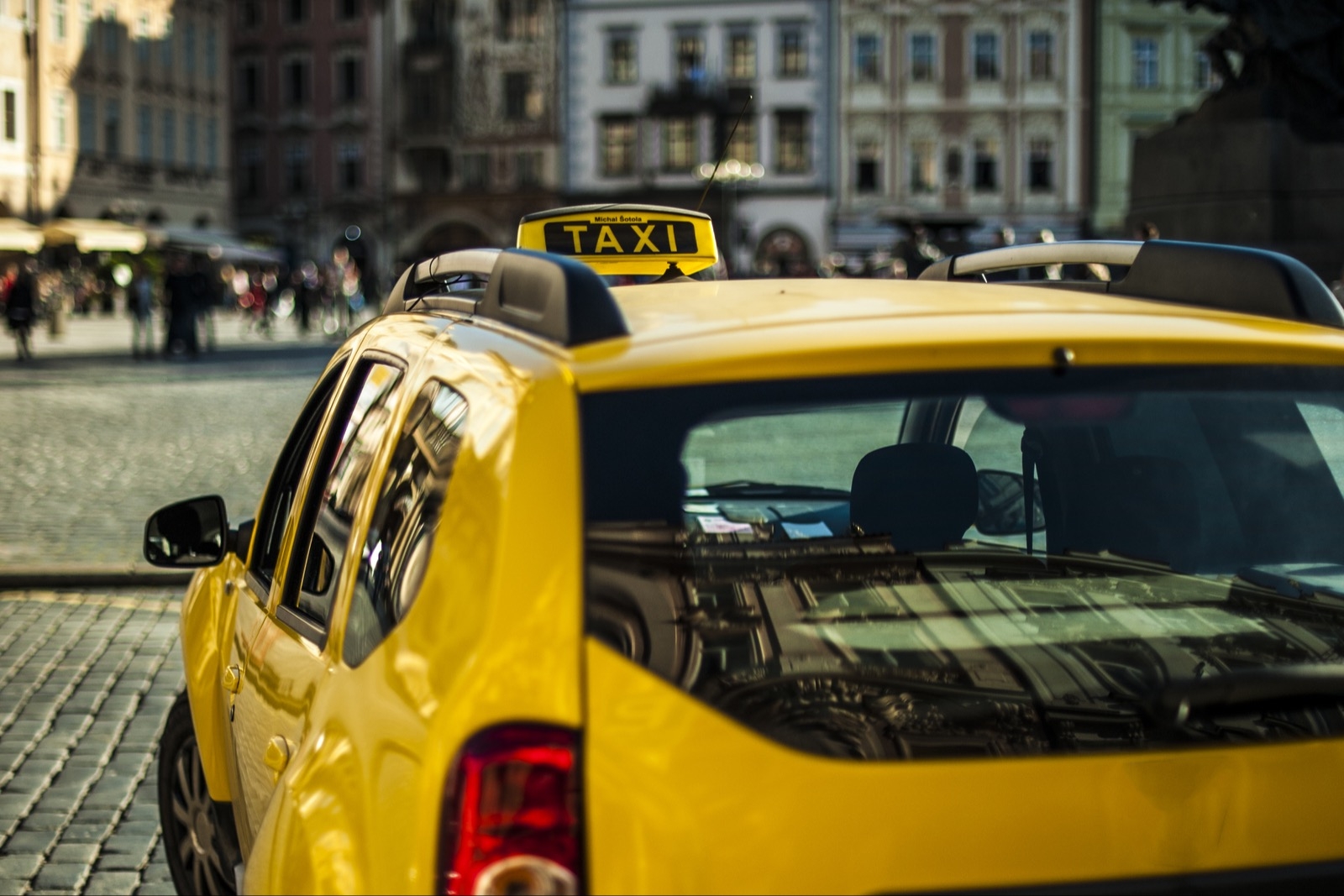 Эксперт посоветовал записывать на видео угрозы от таксистов