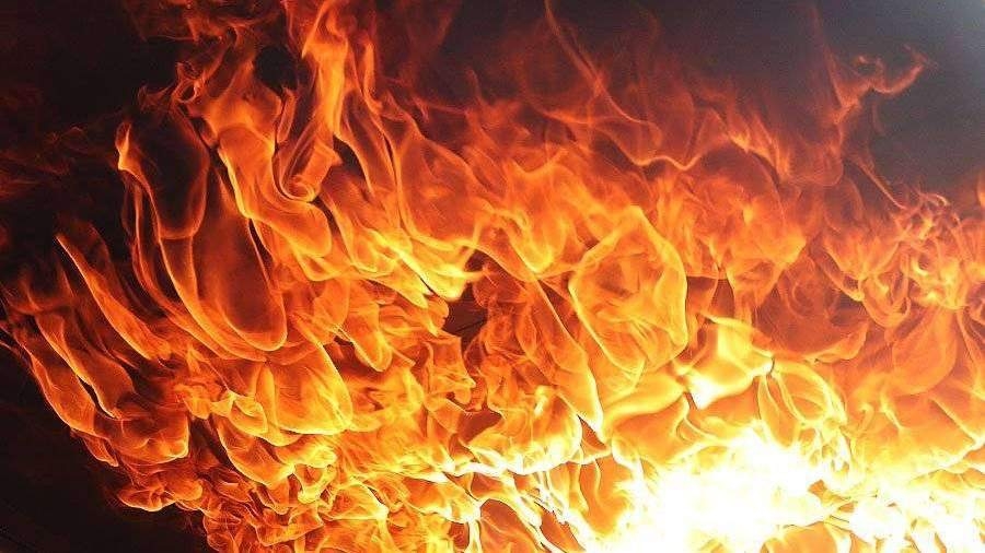 В Жуковском в гараже вспыхнул крупный пожар