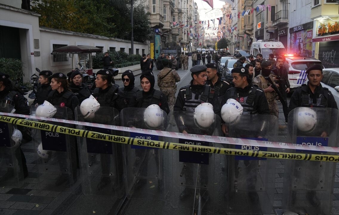 Подозреваемую в теракте в Стамбуле обучали американские военные — Yeni Şafak