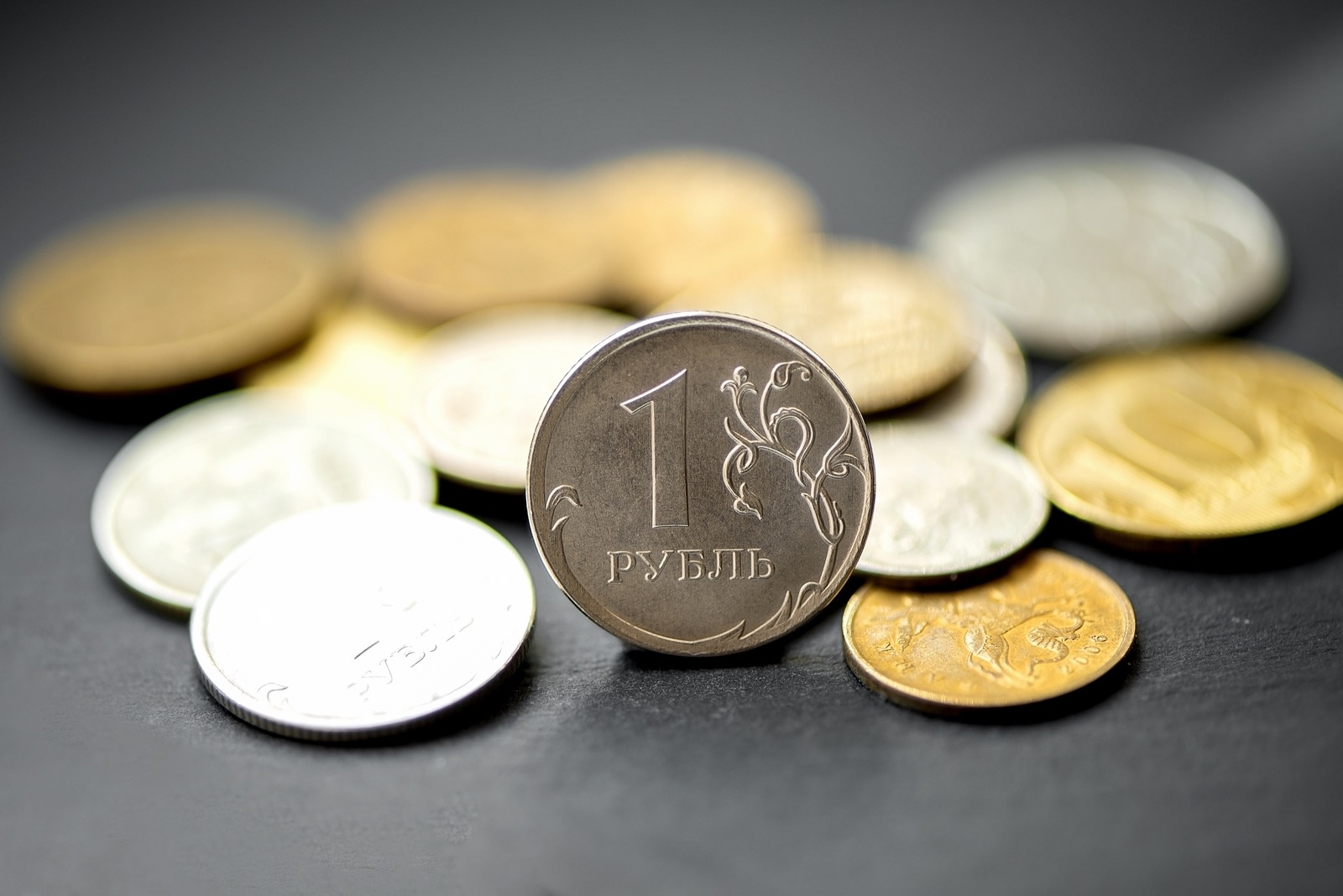 Эксперт: искусственное ослабление рубля приведет к росту инфляции