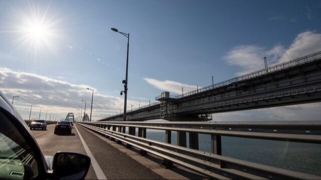 Песков прокомментировал поездку Путина по Крымскому мосту