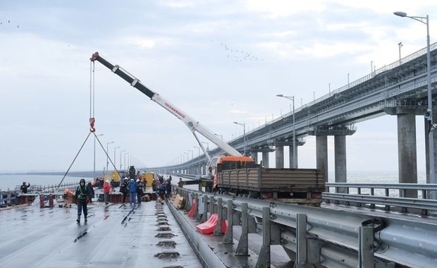 Левую сторону Крымского моста восстановят до конца марта 2023 года