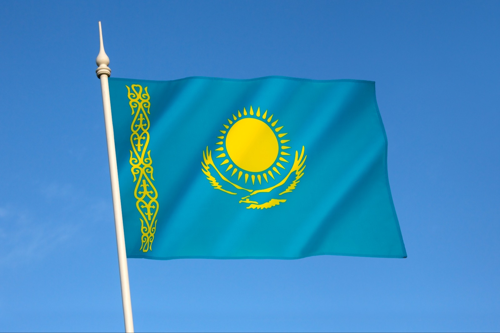 В Казахстане банки снова могут проводить операции по картам российской системы «Мир»