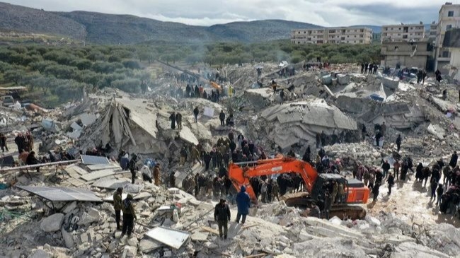 В Турции количество жертв землетрясения превысило 16 тысяч человек