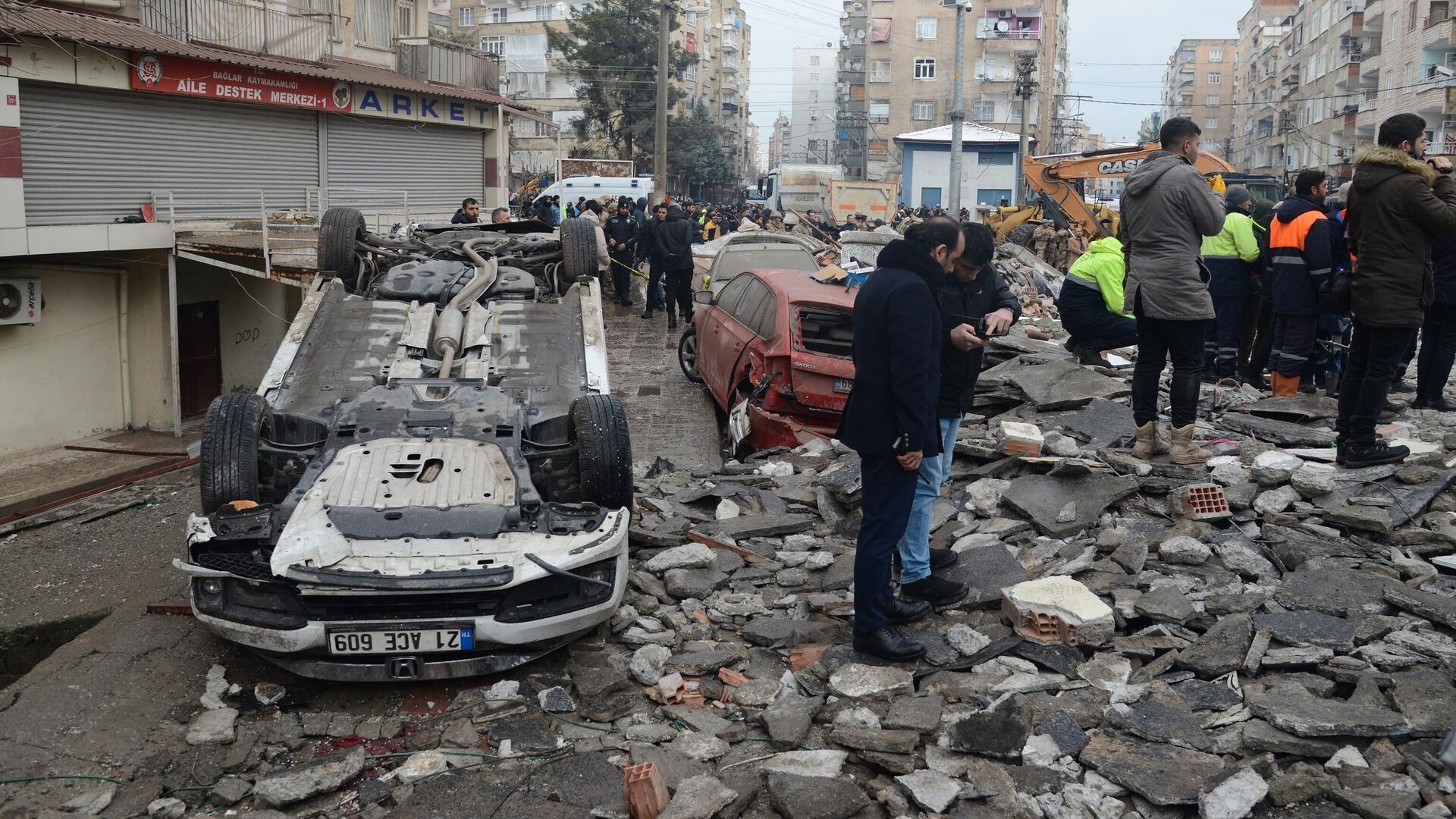 В Турции землетрясения унесли жизни более 35 тысяч человек