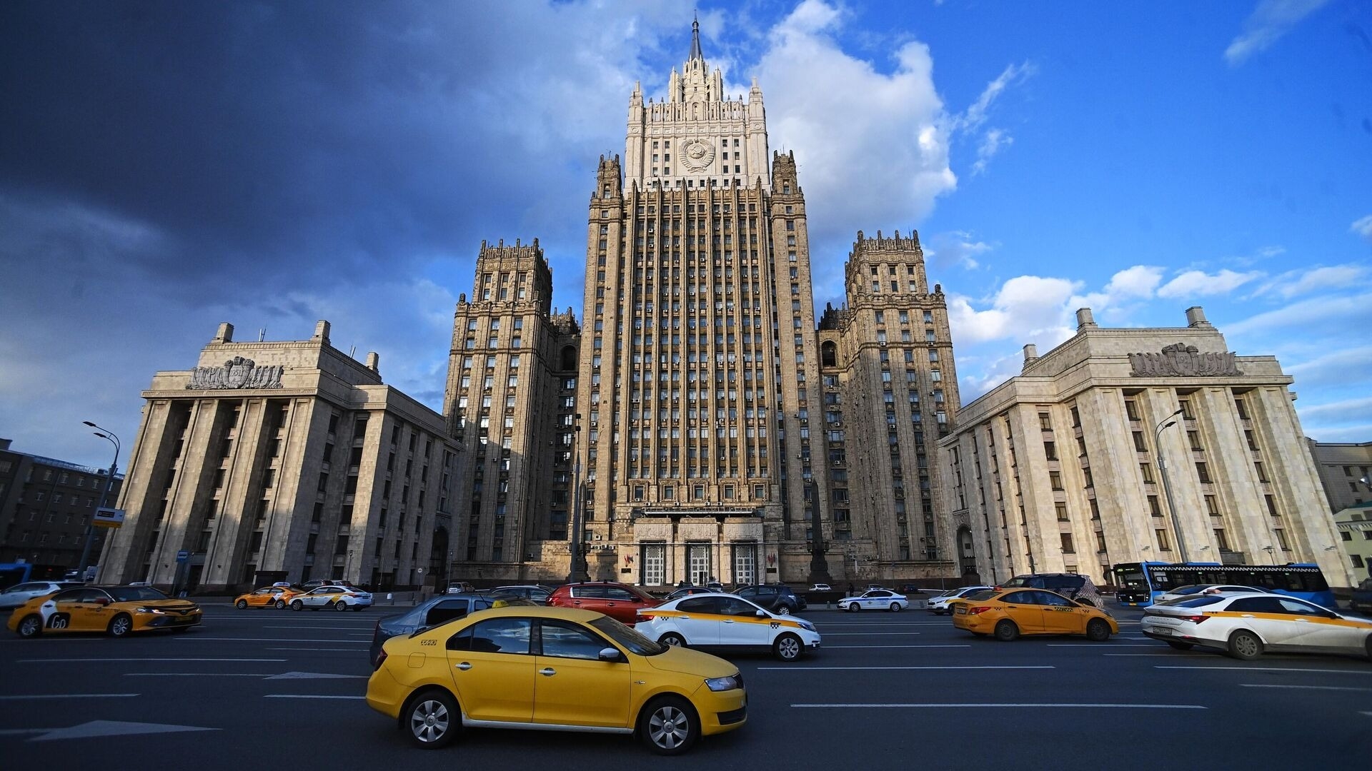 Россия может ввести безвизовый режим с 11 странами