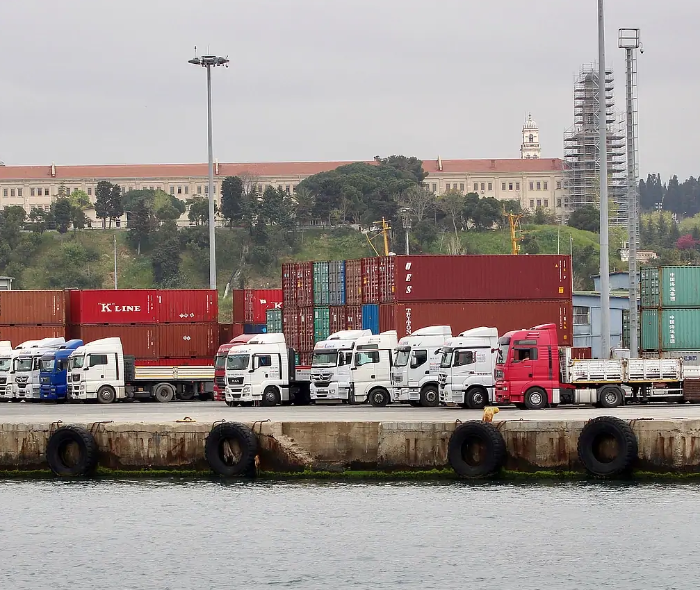 Турция возобновила транзит санкционных товаров в РФ с рядом ограничений
