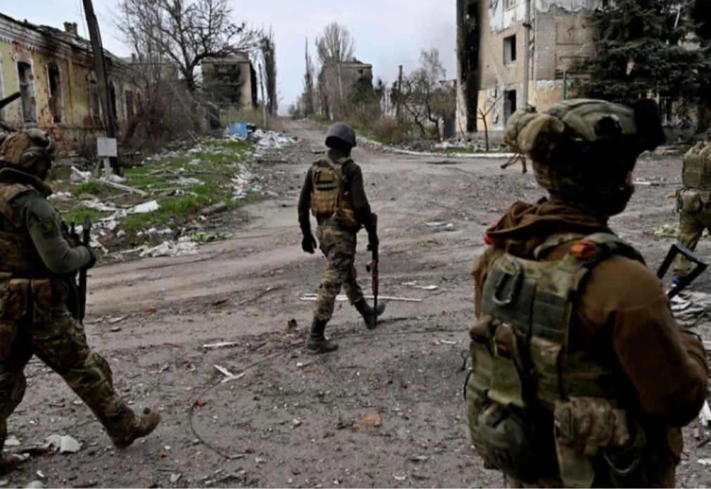 В ДНР сообщили о взятии в котел силами РФ группировки ВСУ в Артемовске