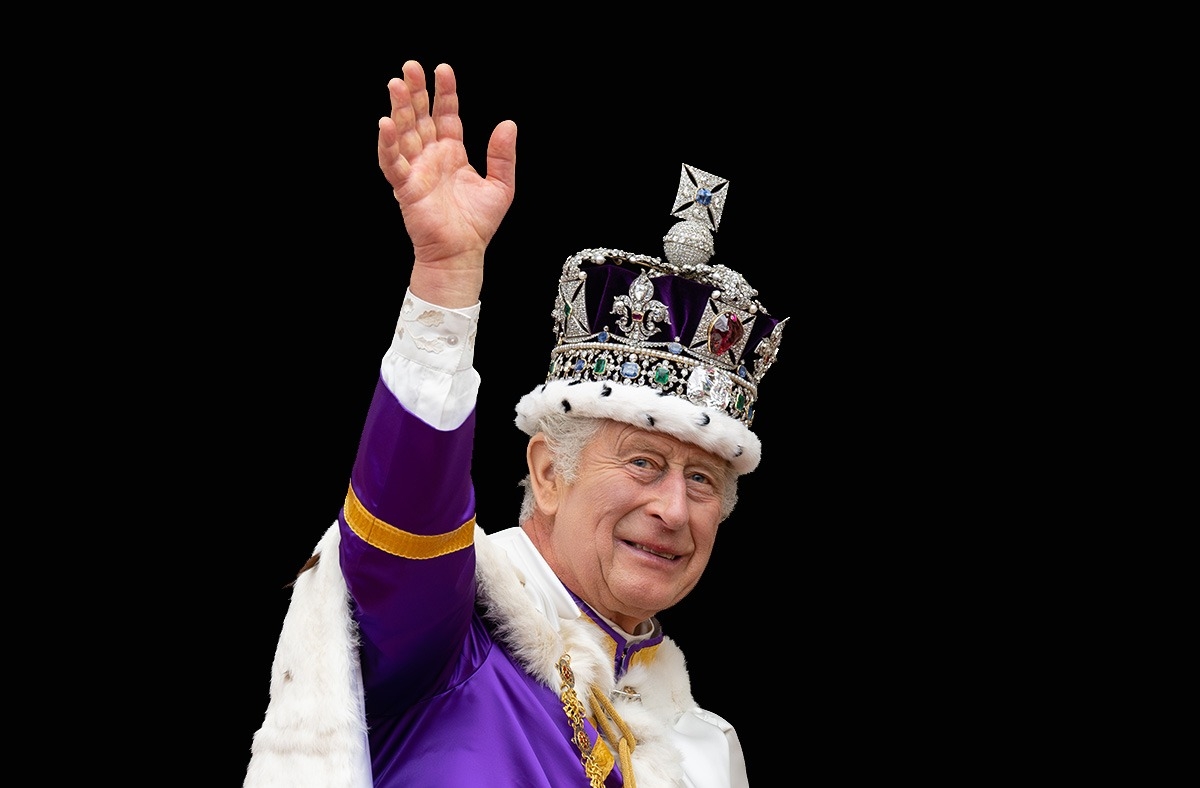 Как интернет праздновал коронацию британского монарха Карла III. Собрали главные мемы