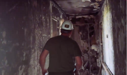 Восстанавливающие Мариуполь строители рассказали о страшных находках