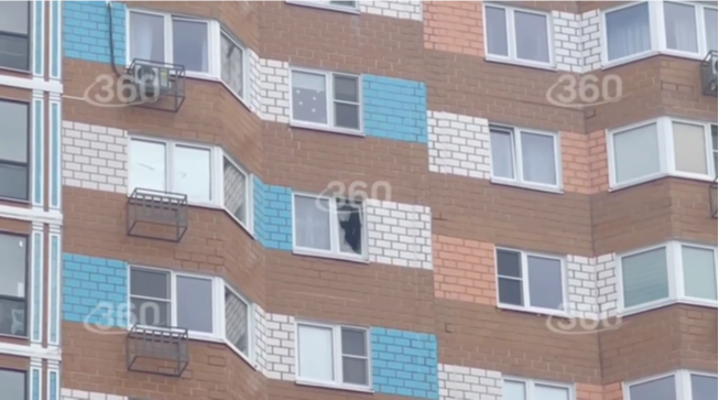 В Москве беспилотник влетел в окно дома на Профсоюзной улице