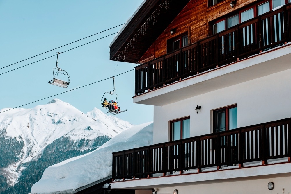 Зима близко: Rosa Chalet - идеальное место для горнолыжного отдыха в Сочи