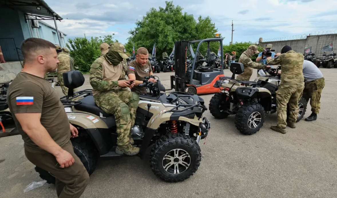 Накануне Дня защитника Отечества на  Донбасс доставили квадроциклы и внедорожники