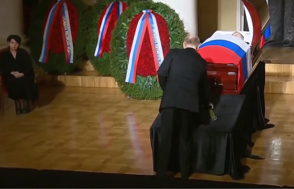 Путин приехал на церемонию прощания с Лебедевым в Доме союзов в Москве