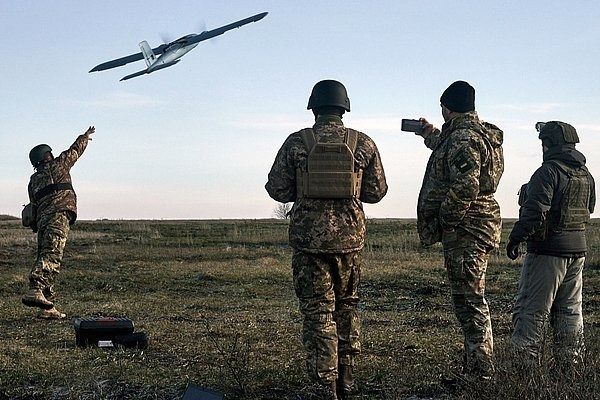 Baza: ВСУ нанесли удары дронами по железнодорожным подстанциям в России