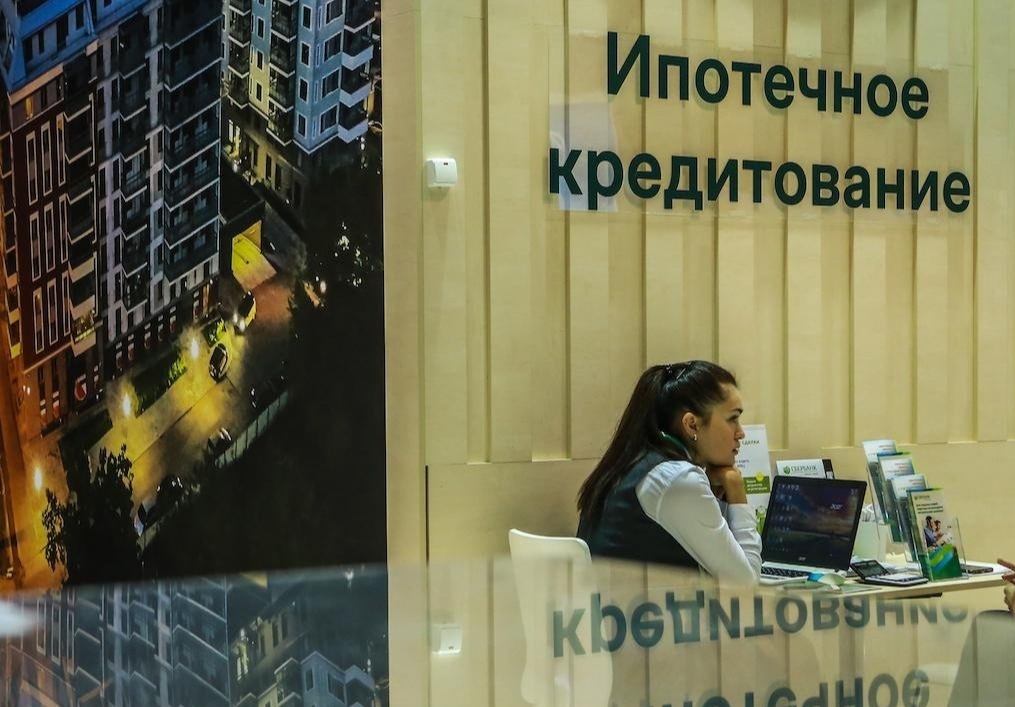 Сбербанк и ВТБ снизили ставки по ипотеке
