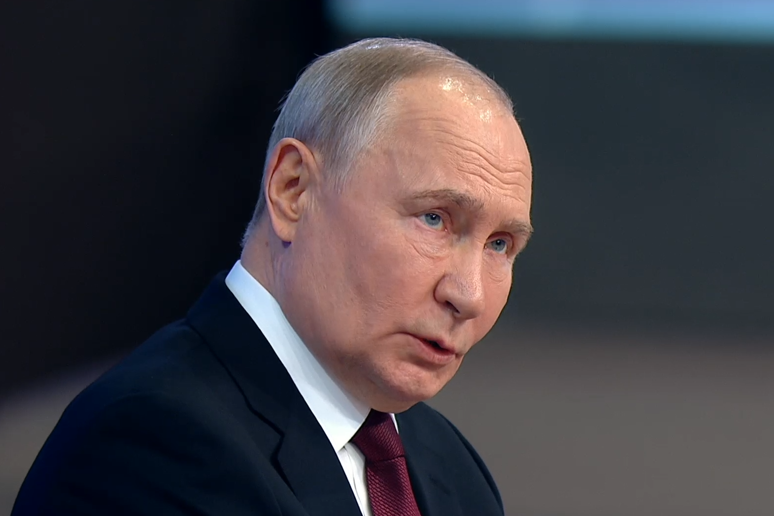 Путин поручил расширить поддержку бизнеса для участников СВО