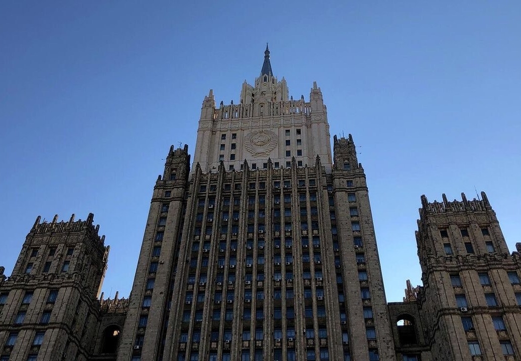 МИД РФ пообещал зеркальный ответ при эскалации Лондоном ситуации с дипломатами
