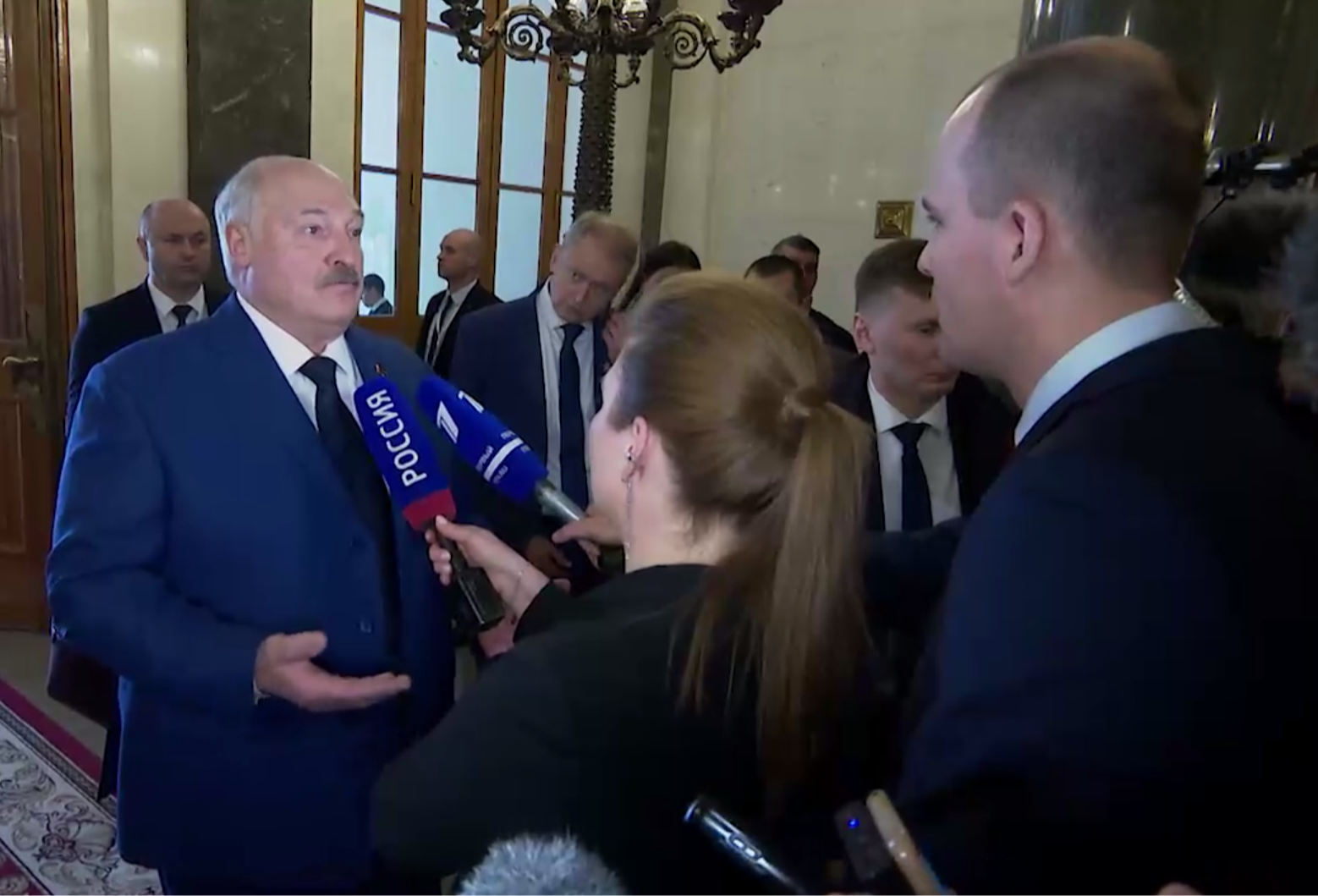 Лукашенко не считает уловкой предложение о временном перемирии на Украине