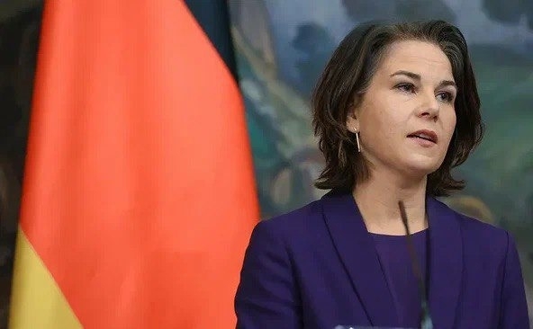 Бербок призвала Трампа не идти на необговоренные уступки Путину