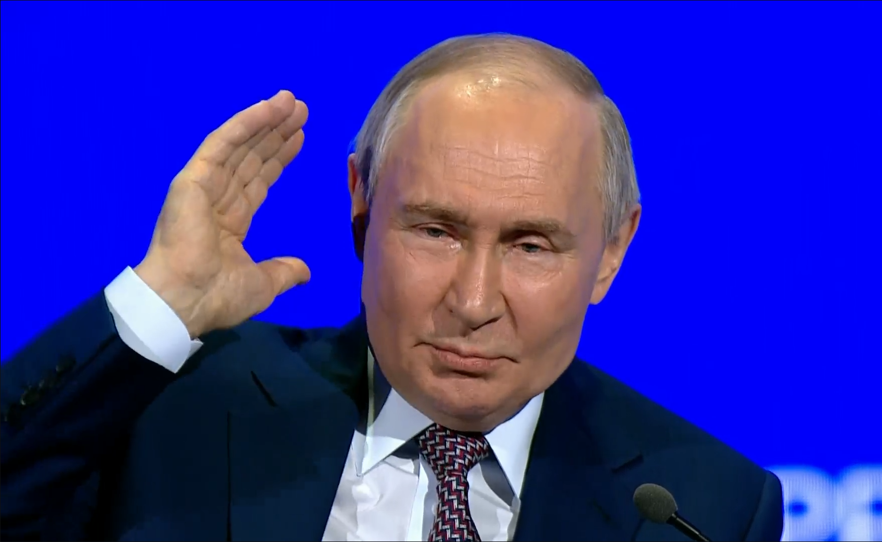 Путин чуть не выругался, говоря о попрании Западом правовых норм