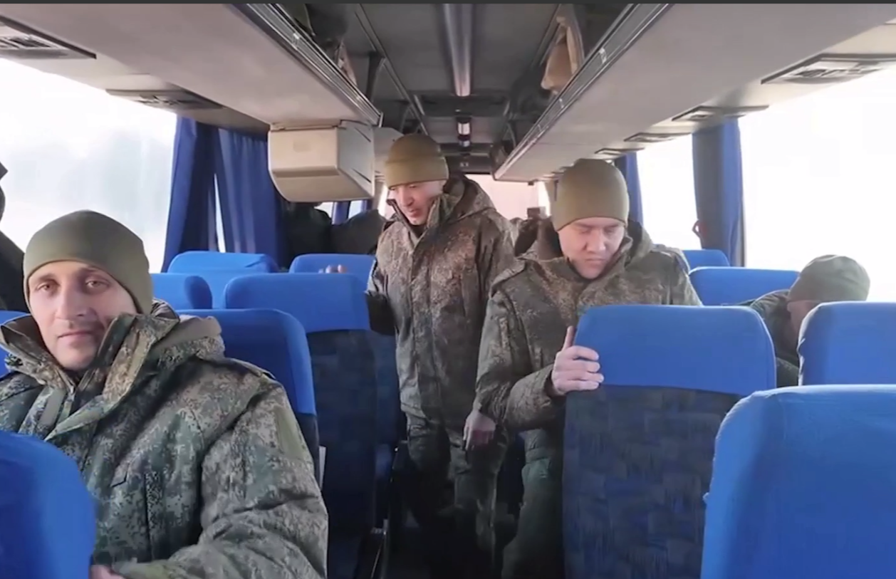 Минобороны: в Россию с подконтрольных Киеву территорий вернулись 175 военных
