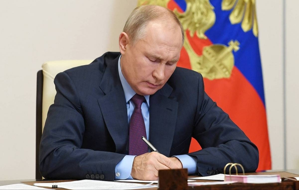 Зарплаты губернаторов приравняют к зарплатам вице-премьеров РФ