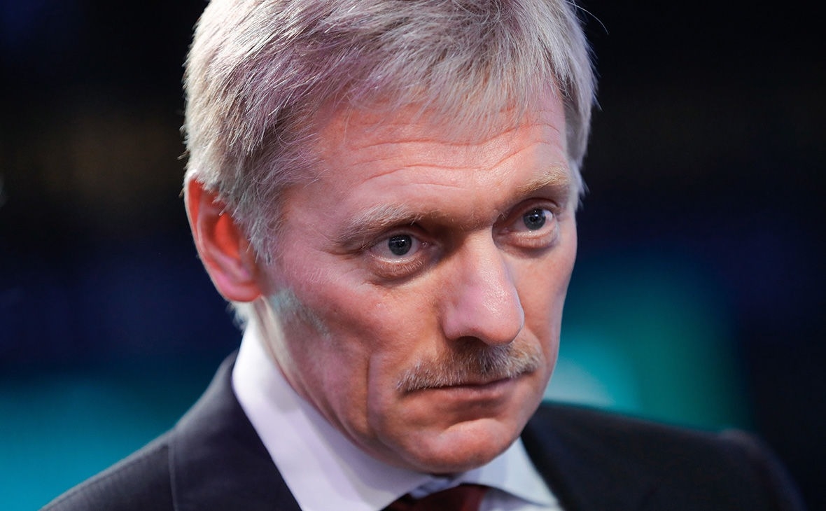 Песков: Песков: Путин остается открытым к мирному решению по Украине